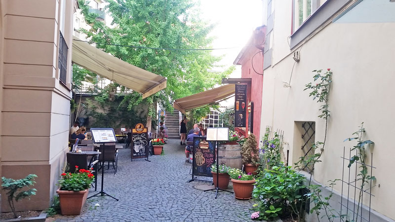 pub courtyard in prague