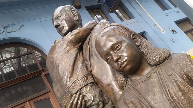 nicholas Winton monument at prague main train station